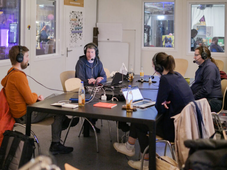 Netzpodcast-Florian-Kire-Joerg-768x576.jpg